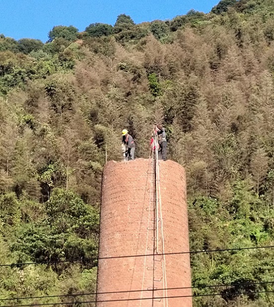 青島煙囪拆除公司:專業(yè),安全,環(huán)保,高效的拆除方案