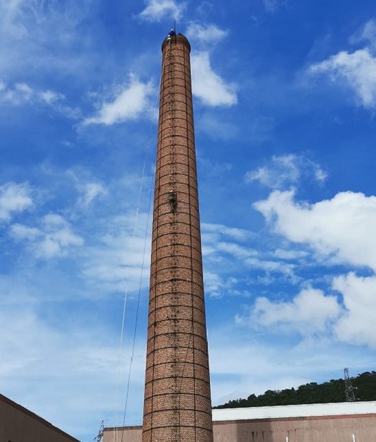 廣州煙囪拆除:技術(shù)雄厚,實(shí)力商家,安全環(huán)保
